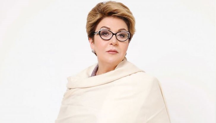 Очевидно нарочно ескалира ситуацията, разбира, че по-добре да "падне в борбата", да удари едно коляно на Шефа в Кремъл Очевидно нарочно ескалира ситуацията, разбира, че по-добре да "падне в борбата", да удари едно коляно на Шефа в Кремъл