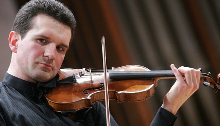 "Участвах за първи път на фестивала, когато бях на 12 години. За мен това е една дългоочаквана среща с русенската публика", каза Русев "Участвах за първи път на фестивала, когато бях на 12 години. За мен това е една дългоочаквана среща с русенската публика", каза Русев