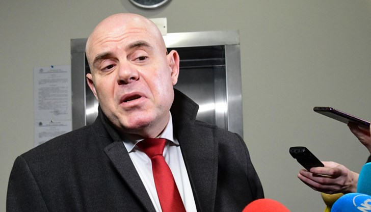 Главният прокурор е използвал възможността да се жалва в комисията срещу предстоящото закриване на спецправосъдието Главният прокурор е използвал възможността да се жалва в комисията срещу предстоящото закриване на спецправосъдието