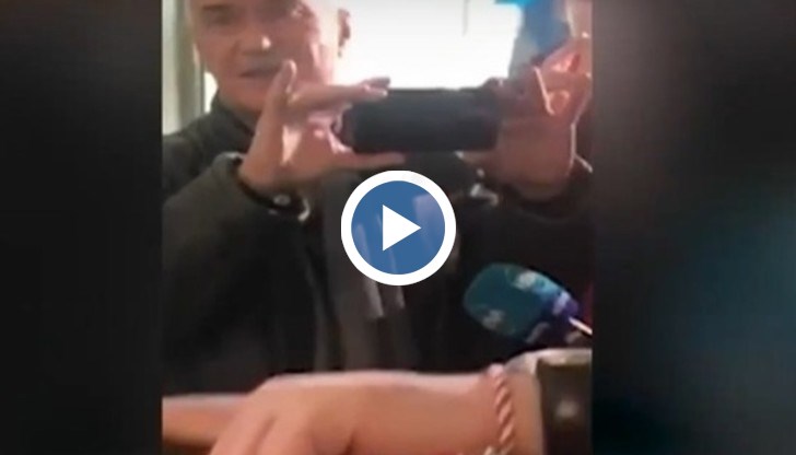 Той поиска да разговаря с представители на медията