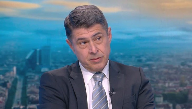 Според него обявяването на дипломати от руското посолство за персона нон грата е сериозна мярка, но е закъсняла