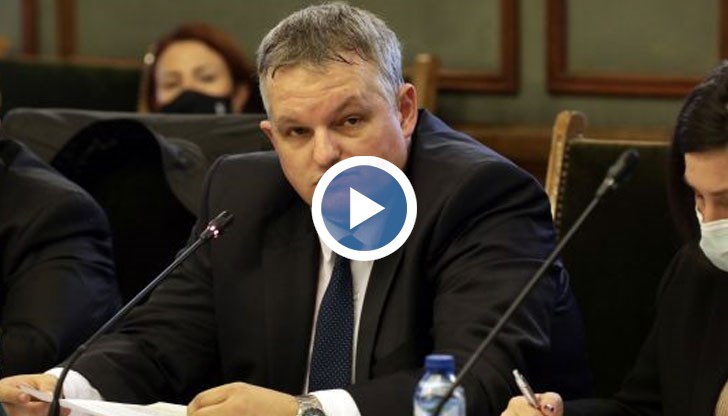По думите му решението за отпадането на мерките е комплексно