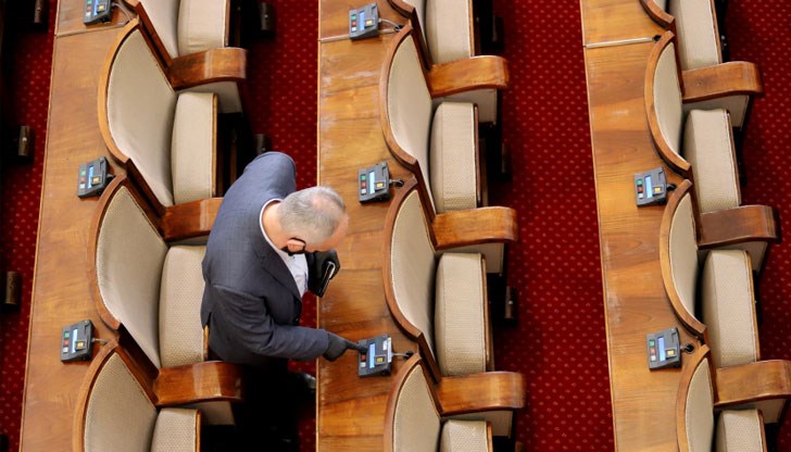 Обсъждат и поемането на здравните осигуровки на бежанците