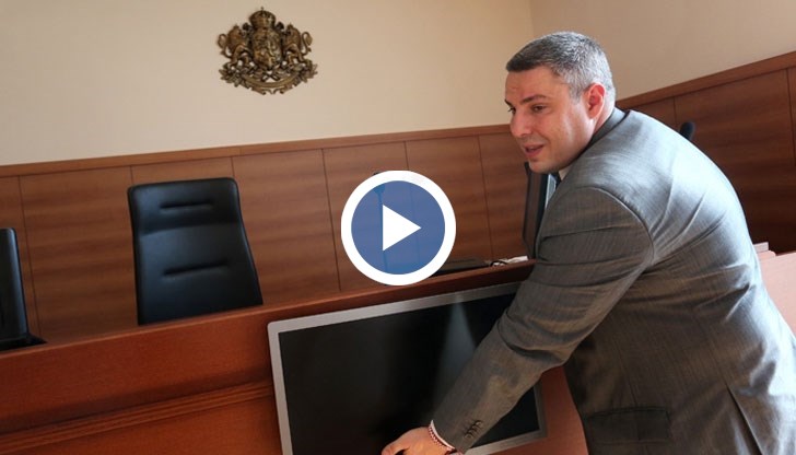 Неприятно ми е, че трябва да говоря в синхрон с ГЕРБ, но Бойко Рашков е нетолерантен човек, заяви бившият наказателен съдия