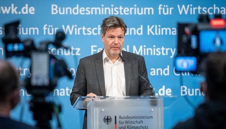 "До края на годината планираме да бъдем почти независими", заяви министърът на икономиката Роберт Хабек "До края на годината планираме да бъдем почти независими", заяви министърът на икономиката Роберт Хабек