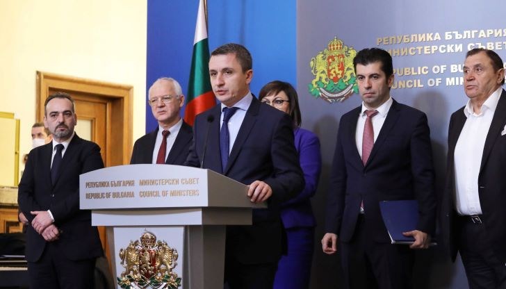 През инхаус процедури, към инвитро олигархия. Няма белоруски и руски компании, няма потънали средства от Южен поток, Добре че не е казал, че Турски поток е в интерес на Украйна През инхаус процедури, към инвитро олигархия. Няма белоруски и руски компании, няма потънали средства от Южен поток, Добре че не е казал, че Турски поток е в интерес на Украйна