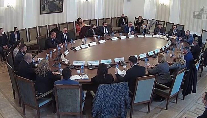 Средствата са предимно за модернизация на ВиК мрежи и строителство на пътища Средствата са предимно за модернизация на ВиК мрежи и строителство на пътища