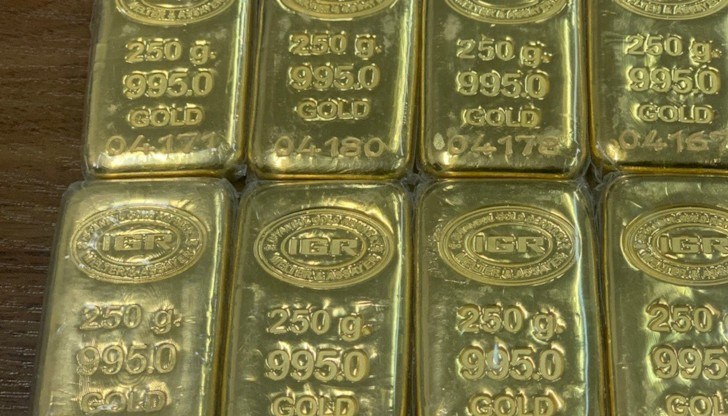 Общото им тегло е 2 кг на стойност 195 583 лв.