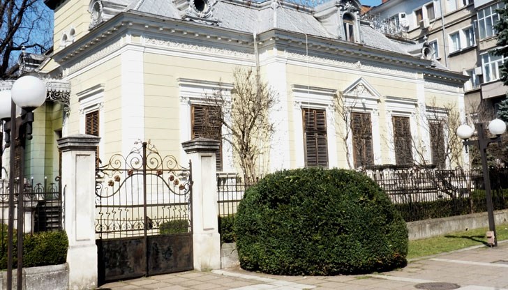 Състоянието на сградата към момента е критично, спасяват я с 4 стъпки Състоянието на сградата към момента е критично, спасяват я с 4 стъпки