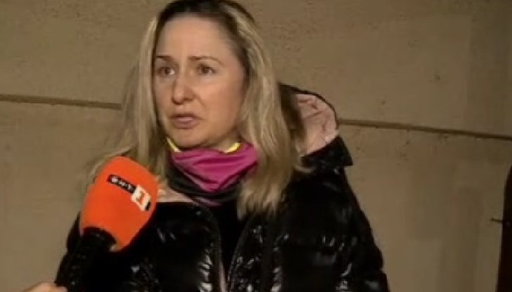 "Единствената ми молба е да ни оставите сега на мира, на спокойствие", допълни Венета Борисова