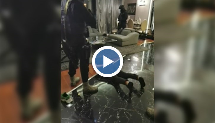 Задържана е група, която е принуждавала момичета да проституират