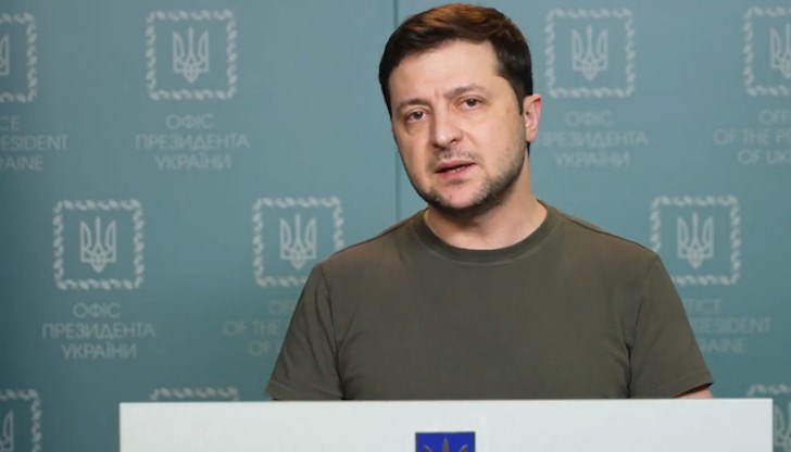 "Не знаех, че това трябваше да бъде цената на европейското единство. Много е висока, хиляди загинаха. Две революции и една война", каза Зеленски