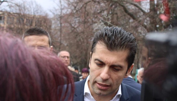 Тогава всички други проблеми, като езикът на омразата например, ще си отидат", заяви премиерът