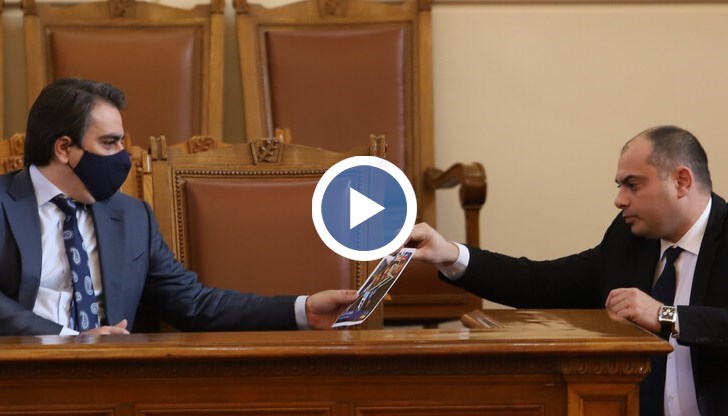 Имаше поредна атака на опозицията към управляващите - с обвинение, че министри не отговарят на депутатски въпроси