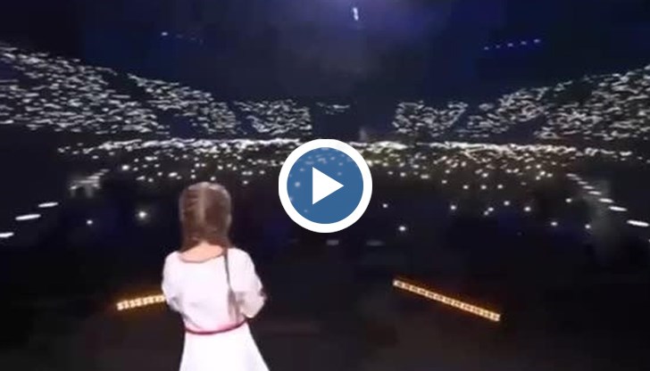 7-годишното момиче изпя пред пълен стадион украинския химн