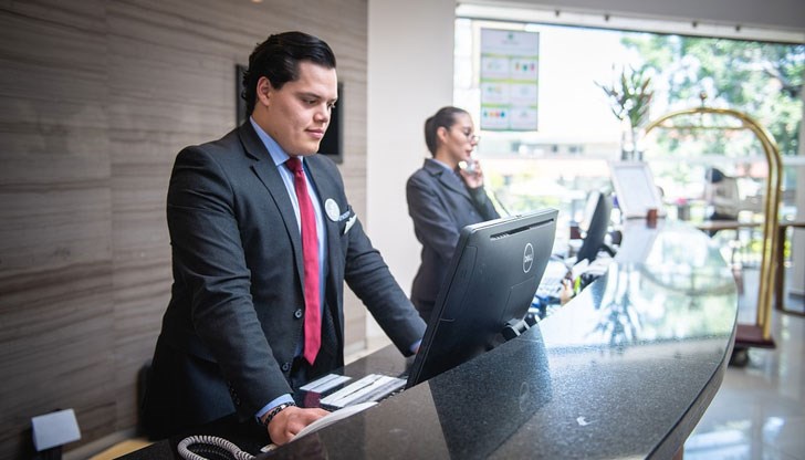 А доходите на туристите се стопяват А доходите на туристите се стопяват