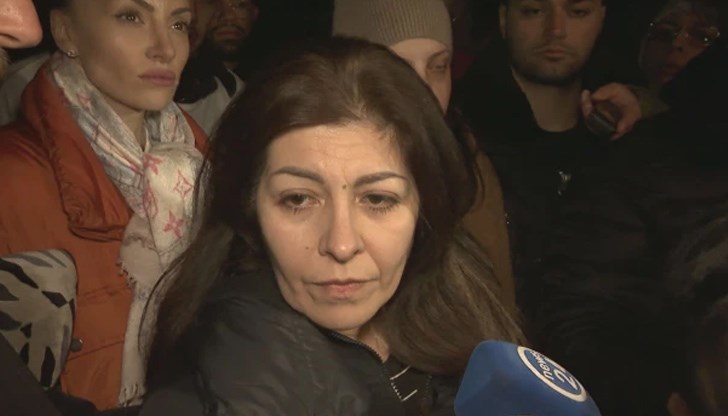 „Моята сестра по никакъв начин не е изпращала информация към мен. Тя работи в сектор, който няма нищо общо с провежданите разследвания и досъдебни производства. Никой от нас не знаеше, че ще бъде арестуван“, заяви Севделина Арнаудова