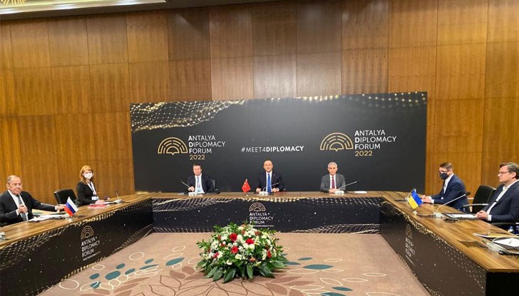 Кулеба е категоричен, че Украйна няма да капитулира пред Русия