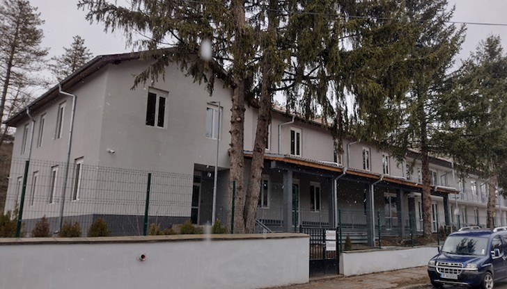 През Бяла вече многократно са минавали семейства, бягащи от войната в Украйна През Бяла вече многократно са минавали семейства, бягащи от войната в Украйна