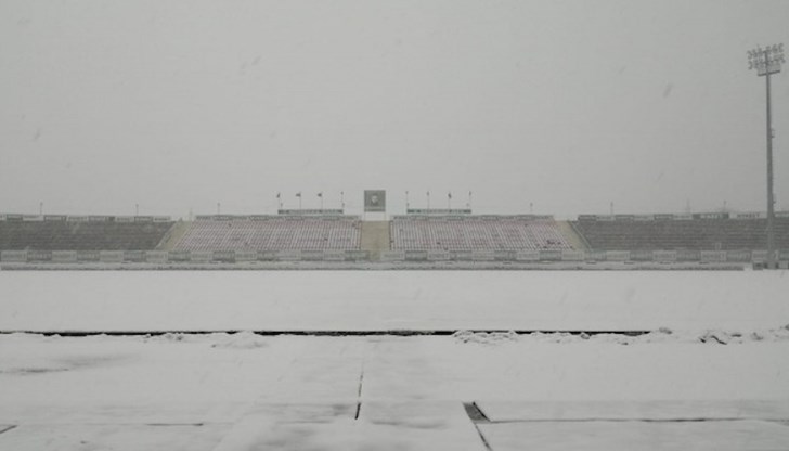 По правилата на БФС срещата трябва да се играе 24 часа след отлагането, но все още не е ясно дали атмосферните условия ще го позволят