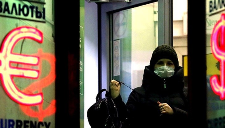 Засегнатите от решението банки са: "Откритие", "Новикомбанк", "Промсвязбанк", "Совкомбанк", "Внешноекономбанк", "Россиябанк" и ВТБ Засегнатите от решението банки са: "Откритие", "Новикомбанк", "Промсвязбанк", "Совкомбанк", "Внешноекономбанк", "Россиябанк" и ВТБ