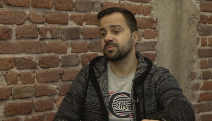 Заключението на съдебните медици е за средна телесна повреда, охлузване, кръвонасядане, на гърба, на носа, казва Росен Митков. От СДВР са установили лицата, нанесли побоя