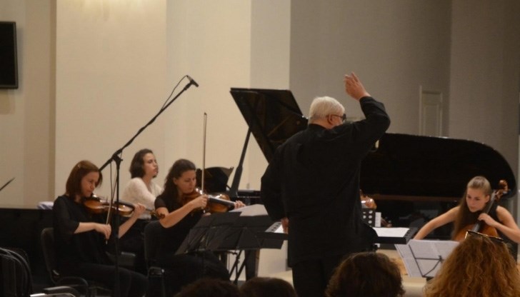 Кои произведения и изпълнители може да видим? Кои произведения и изпълнители може да видим?