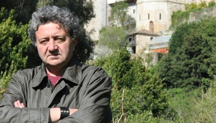 Както е тръгнало на зле, ще изпукаме като кучета, но иначе много ще се забавляваме, докато се случва това – ще се забавляваме до самия край