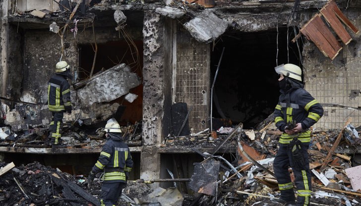 Няма откъде да донесем пари в брой. Вече има някои хора, които нямат пари за храна, каза кметът на Олешки Няма откъде да донесем пари в брой. Вече има някои хора, които нямат пари за храна, каза кметът на Олешки