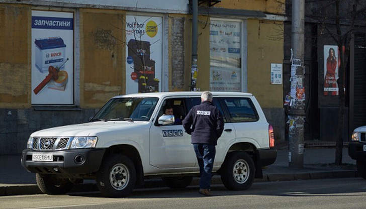 Доскоро ОССЕ поддържаше около 500 невъоръжени наблюдатели в Украйна, главно в източната ѝ част Доскоро ОССЕ поддържаше около 500 невъоръжени наблюдатели в Украйна, главно в източната ѝ част