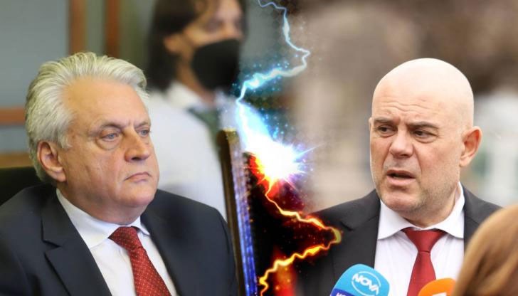 Иван Гешев открито води битка за оцеляването си на поста главен прокурор