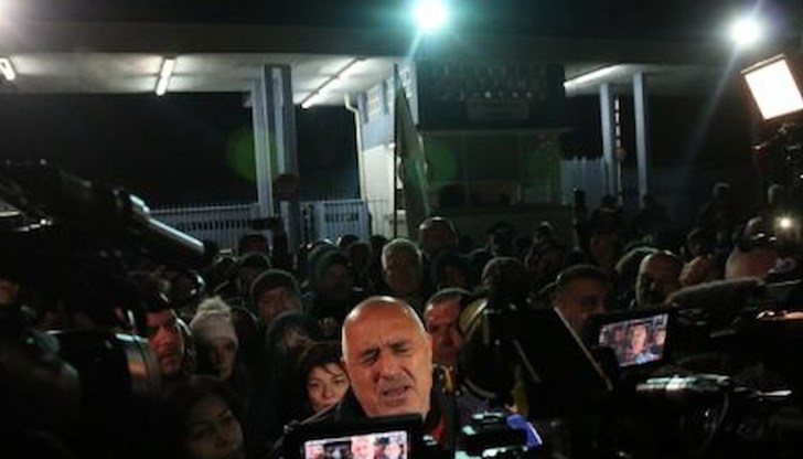 Видя се, че и подкрепата за ГЕРБ е два вагона хора - депутати, семействата им и остатъчен слугинаж