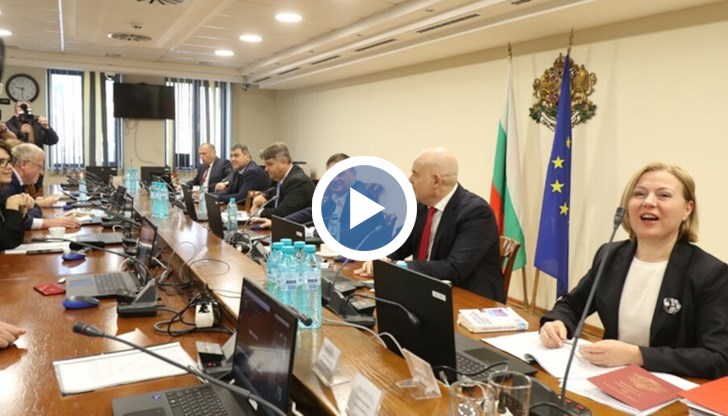 "Доверието в главния прокурор е едва 8%", посочи правосъдният министър Надежда Йорданова