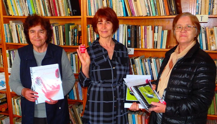 Творбите на поетесите Пенка Ангелова, Пенка Петрова и Мария Танкова бяха отличени в конкурса, посветен на 14 февруари