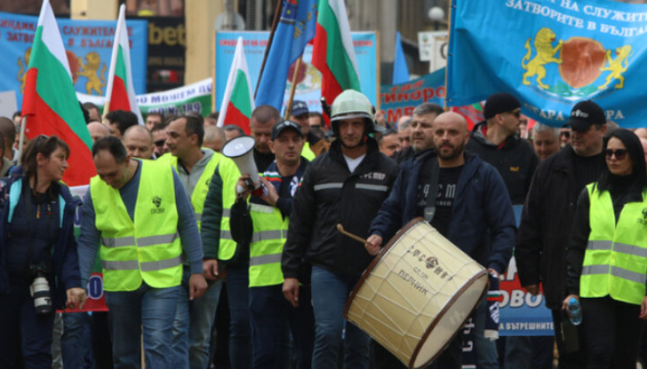 Полицаите у нас няма да спрат протестите си, предаде .Това