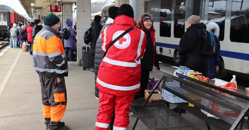 Само днес близо 100 украинци са дошли от Букурещ, като