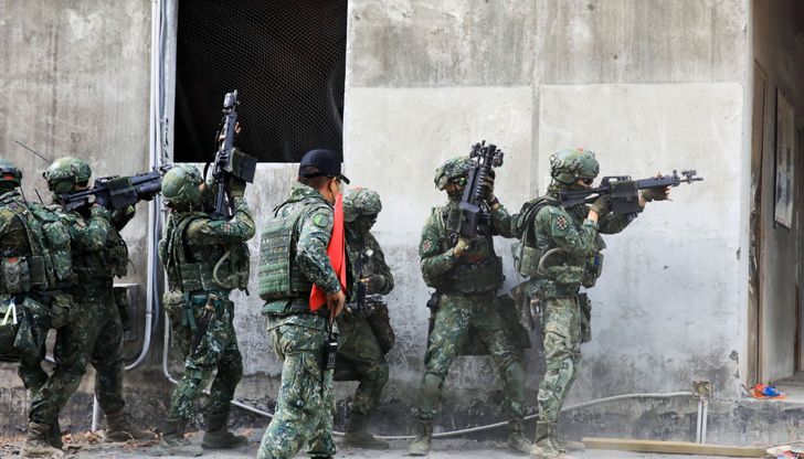 Девет от всеки десет японци се опасяват, че Китай може