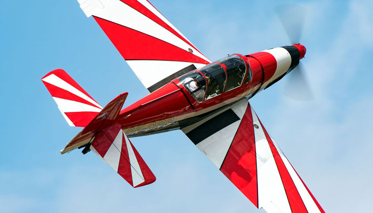 Пилотът загинаСпортен самолет с един пилот на борда се разби