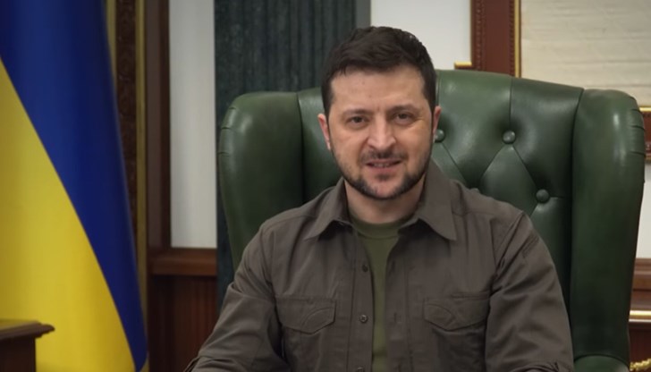 Президентът на Украйна Володимир Зеленски обяви ограничения върху дейността на