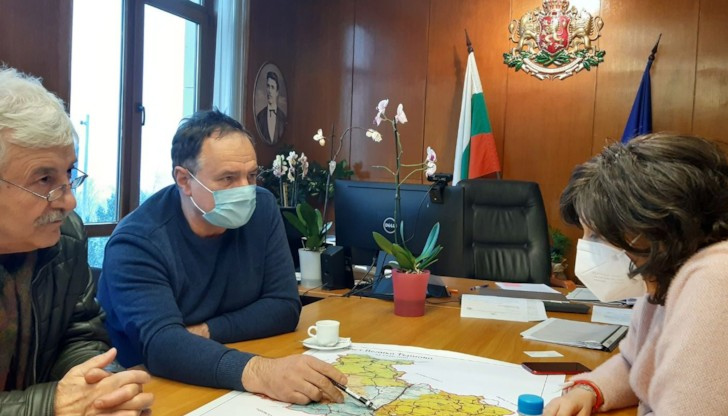 От север на юг аутобанът ще свързва Дунав мост с