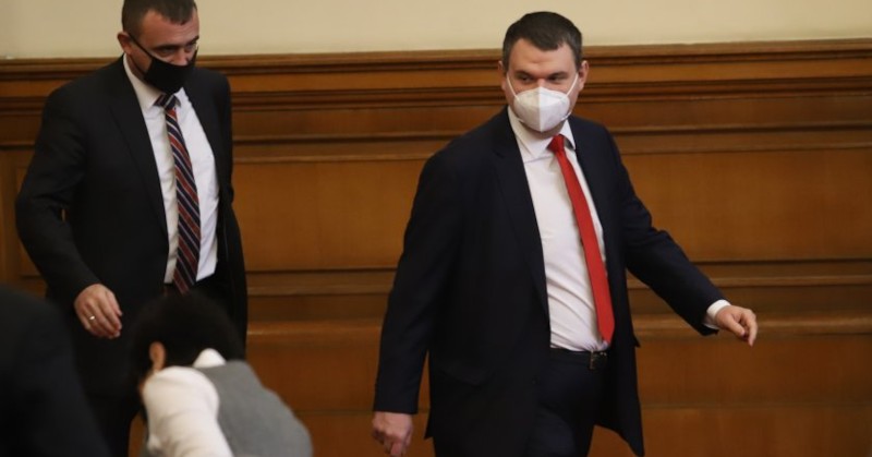 Пеевски е окончателно изпран от Прокуратурата, ДАНС, НАП и КПКОНПИ!И