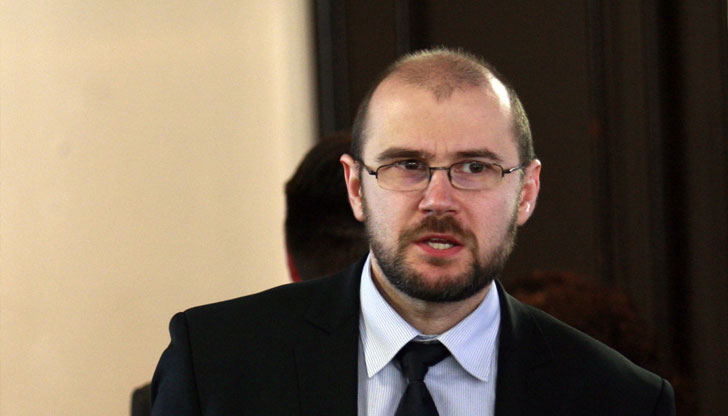 Това е манталитетен проблем в нашето общество, който се прехвърля