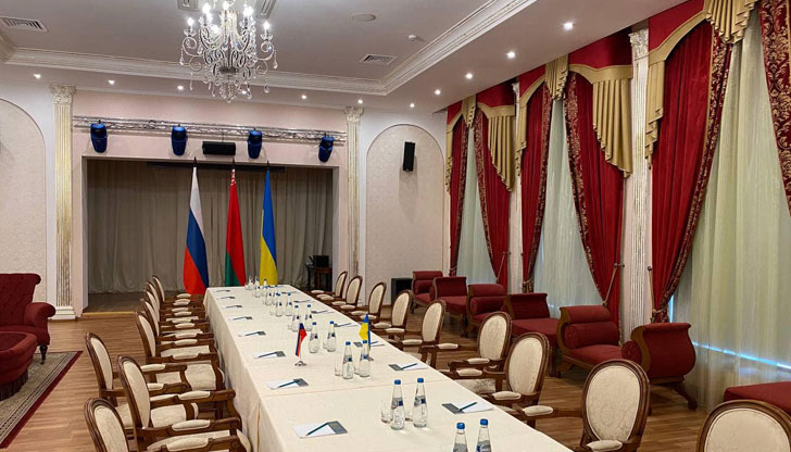 Преговарящите заговориха за "документи за подписване"Представители на Москва и Киев