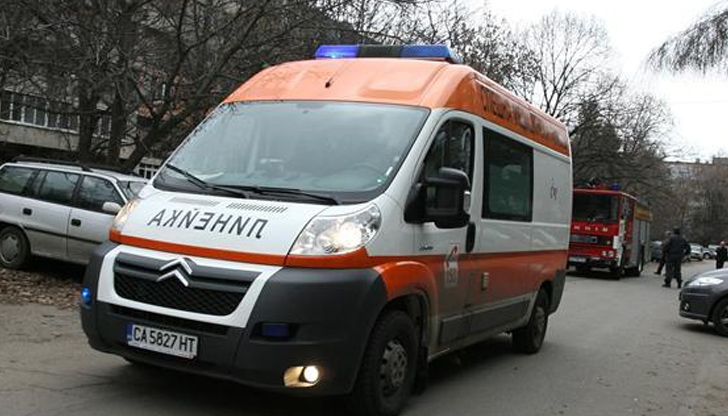 73-годишна жена е пострадала тежко при пожар в дома си