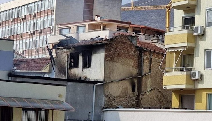 Близо 250 деца от училище в центъра на Сливен са