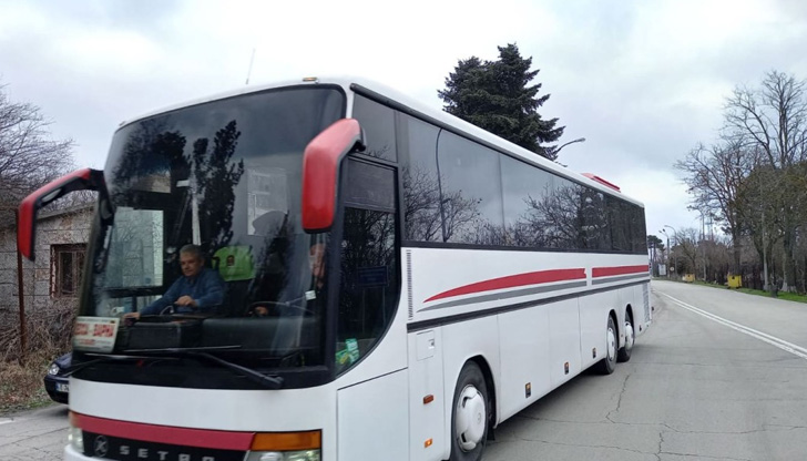 От днес тръгват редовни автобуси за извозване на българи, бягащи