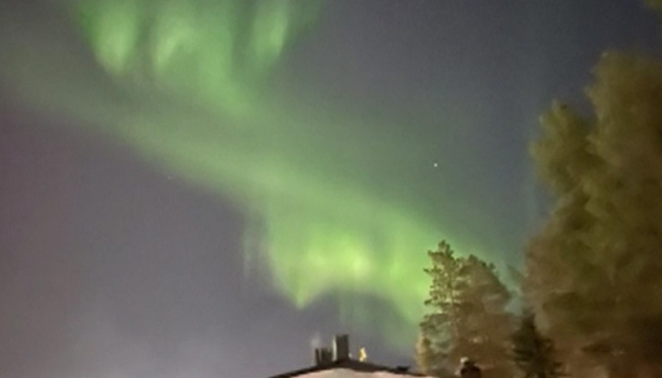 Кое е грешно в следното твърдение: Северното сияние е много