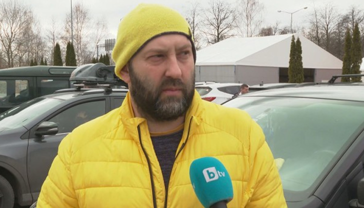 Евгений Тимошенко и жена му бягат от родния си град