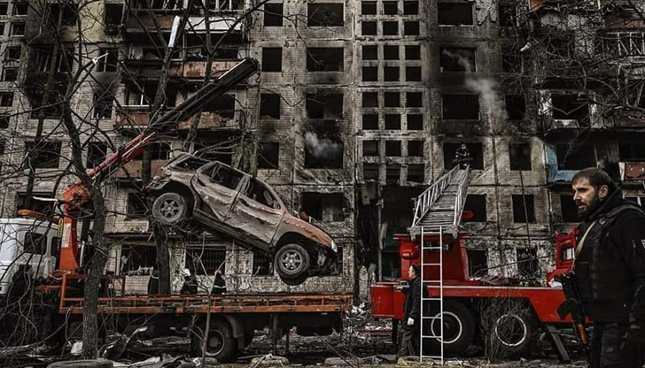 "Цяла нощ бяхме в бомбоубежището. През цялата нощ сирени, тревога,