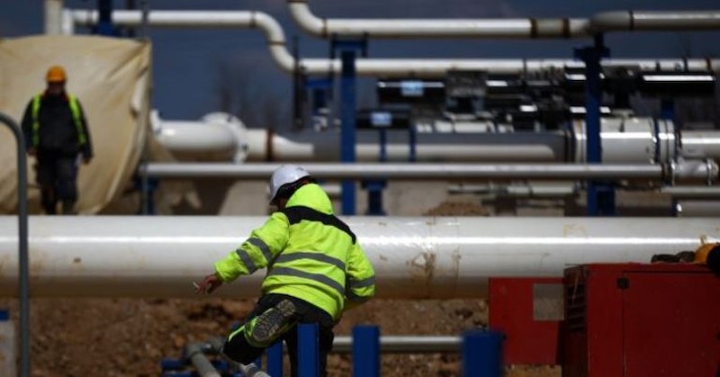 Русия плаши да спре доставкитеЗаплащане на руския газ в рубли